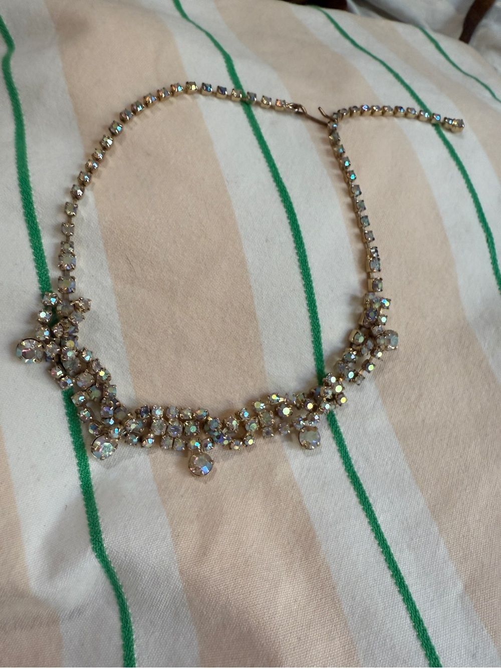 1950s Vintage Rhinestone Hollywood Glamour Elegant Aurora Borealis Necklace
